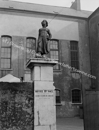 SHANDON ALMSHOUSES  FIGURE OVER GATE